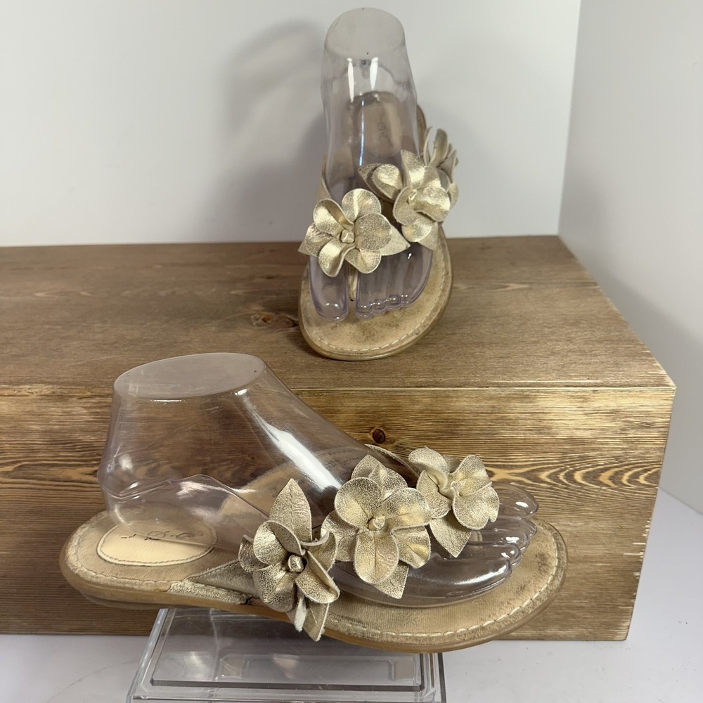 BOC Flower Applique Thong Sandals 7M Flip Flops Champagne Gold Feminine Romantic